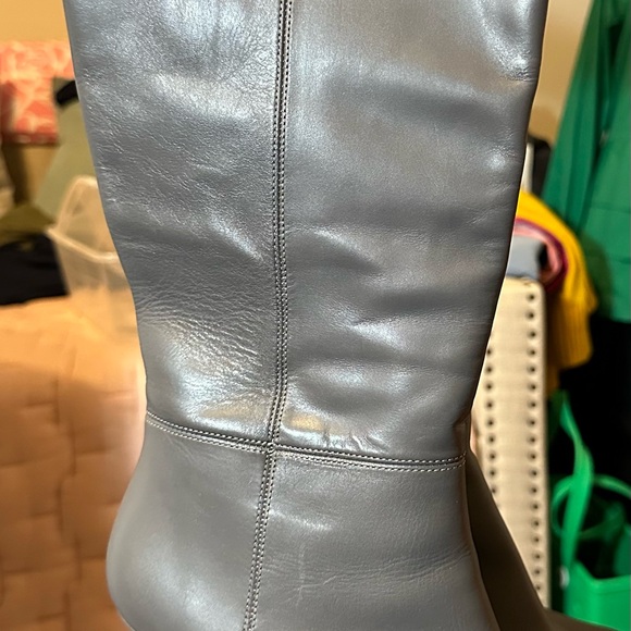 4” heel, knee boot, perfect for dress up or down; true to size - Picture 3 of 5